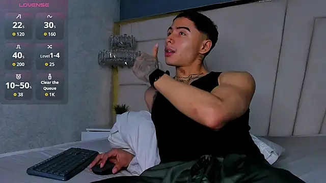 PiperrCry online show from December 1, 12:19 pm