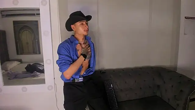 PiperrCry online show from November 9, 6:06 am