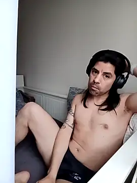 CharlyHemax online show from April 8, 5:00 pm