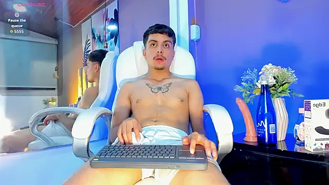 NicolasRey1 online show from November 23, 6:57 am