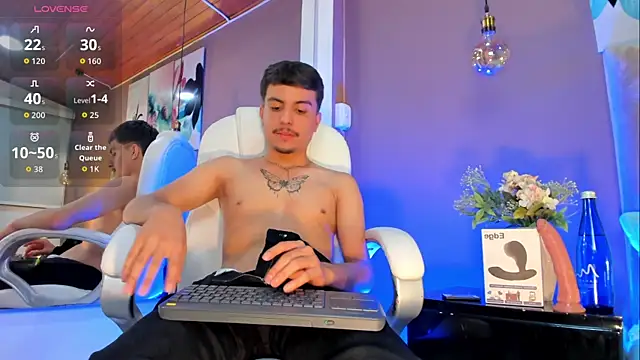 NicolasRey1 online show from November 26, 5:21 am