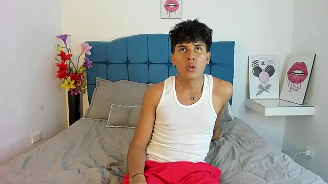 Valentino Lane online show from January 10, 3:23 am