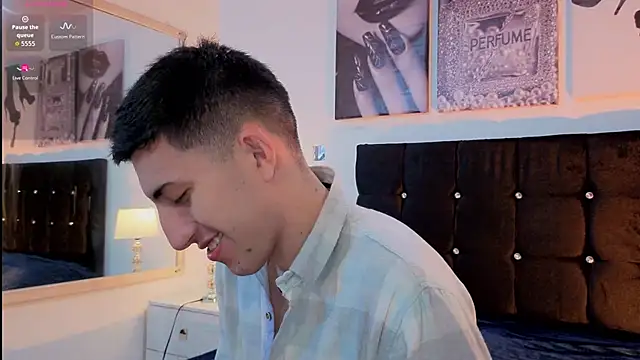 Un Sluttyy online show from February 23, 11:34 am