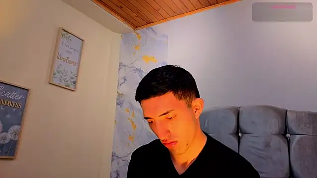 Un Sluttyy online show from March 30, 11:55 am