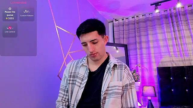 Un Sluttyy online show from December 19, 12:02 pm