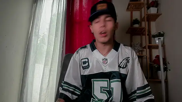 latiin boy21 online show from November 19, 6:08 pm