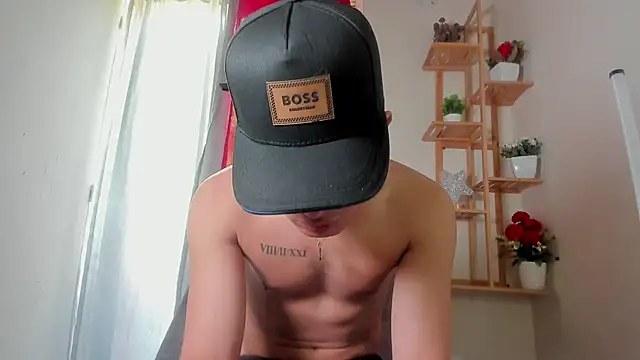 latiin boy21 online show from November 18, 5:38 pm