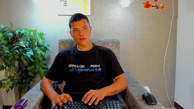 damian vega13 online show from November 12, 5:40 pm