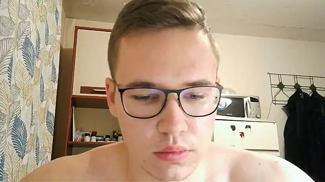 Yminoske online show from November 18, 3:27 pm