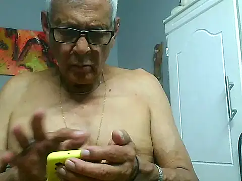 dirtysluttyfist online show from November 25, 5:04 pm