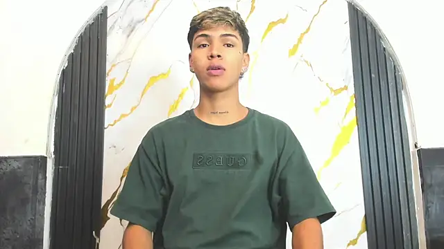 Timmy Kiing  online show from January 10, 9:30 pm