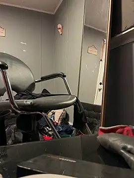 trickydickydaddy online show from April 12, 6:42 pm