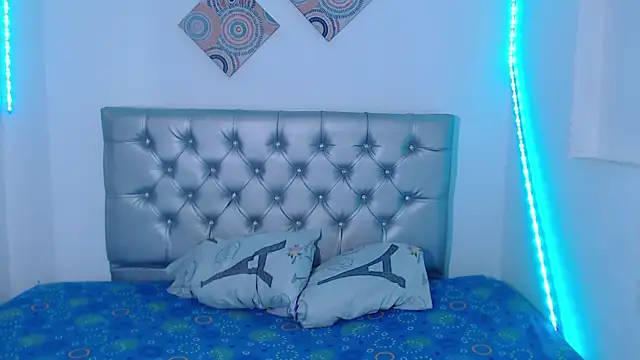 LatinWolfBoy online show from November 22, 3:28 am