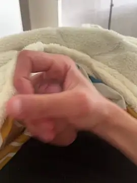 groschibre40100 online show from April 17, 7:00 am