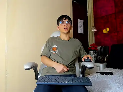 ElanGiraldo online show from February 28, 10:42 pm