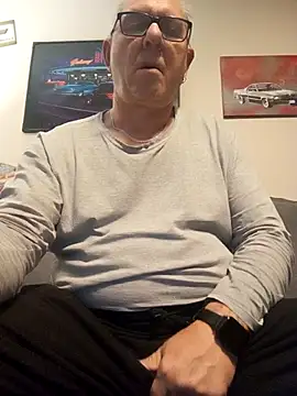 andy-1961 online show from November 12, 3:51 pm