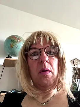 simone xdressing online show from October 12, 9:03 am