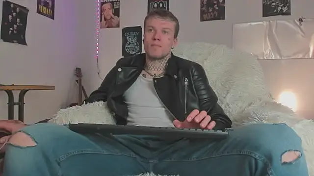 Huntall77 online show from April 14, 1:11 pm