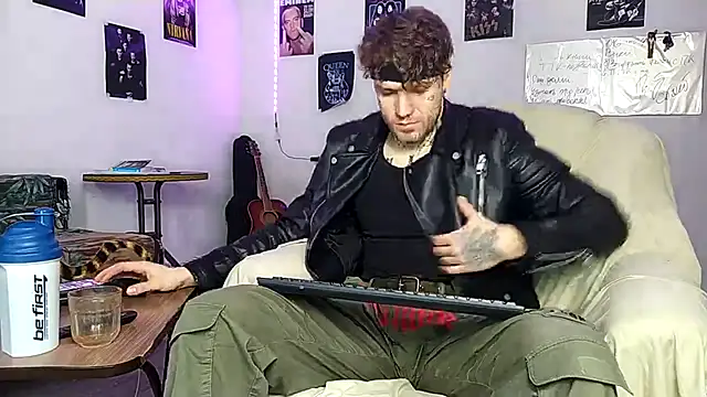 Huntall77 online show from February 14, 5:24 am