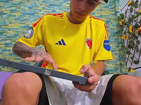 naughty boy Maicoll online show from November 25, 1:24 pm