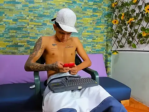 naughty boy Maicoll online show from December 1, 12:30 pm