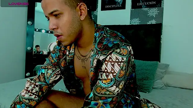 matthewlewis01 online show from November 18, 6:44 pm