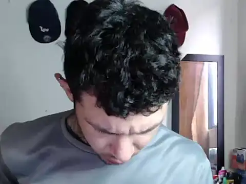 damiansexyboy69 online show from December 2, 9:18 pm