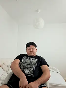 latina w19 online show from November 24, 10:27 am