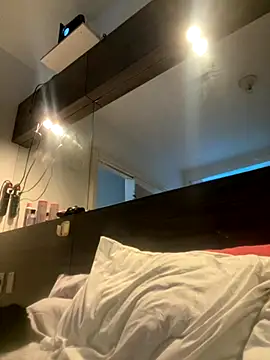 z4nett1 online show from December 3, 12:49 am