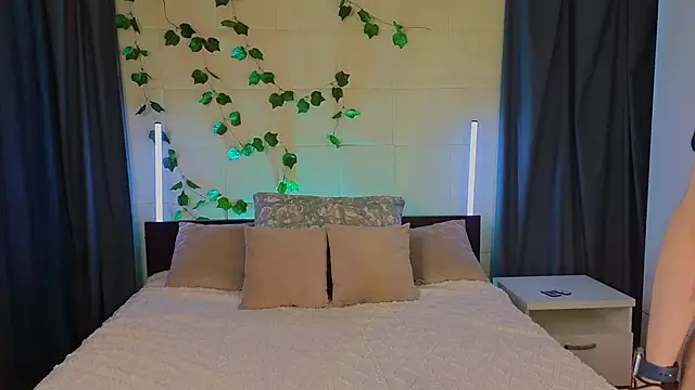 islendtakumi online show from December 2, 3:09 am