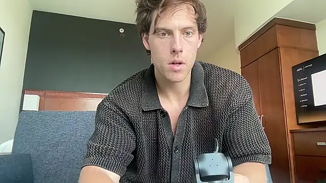 alex islivee online show from June 8, 6:42 pm