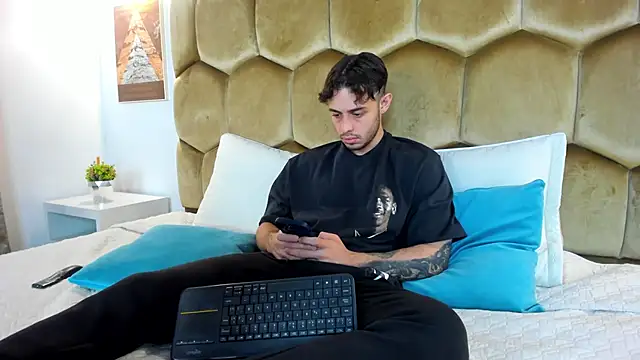 Austin coljs online show from April 21, 11:49 am