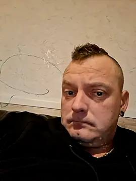 PiotrStasiorowski40 online show from November 15, 9:28 pm