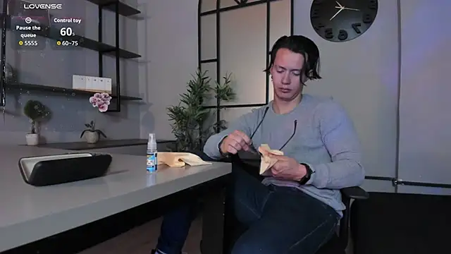 Brandon starkk online show from March 9, 12:10 pm