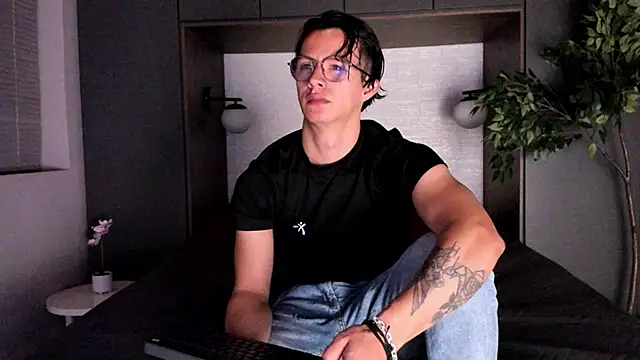 Brandon starkk online show from January 13, 11:58 am