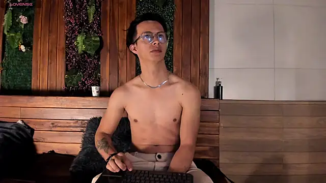 Brandon starkk online show from December 18, 11:50 am