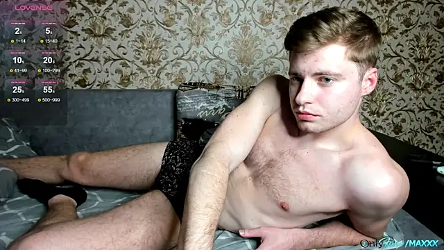 Maxhornyblondieman online show from April 14, 6:07 pm