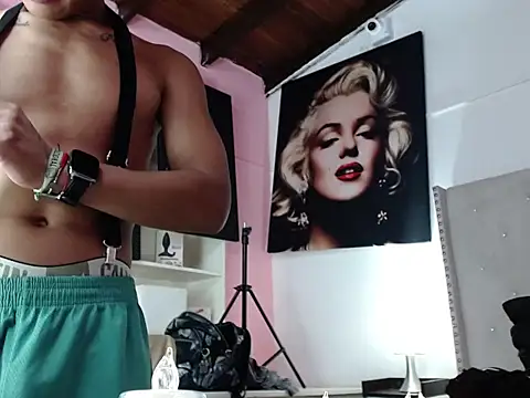 crissex3 online show from February 16, 2:15 pm