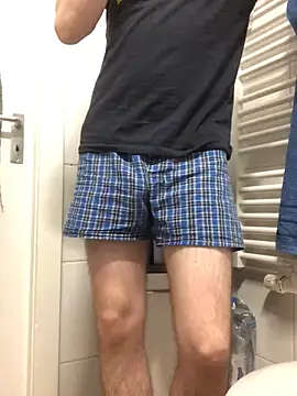 Spielzeugtwink online show from June 4, 9:21 pm
