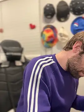 strippingmale1 online show from November 26, 2:03 am