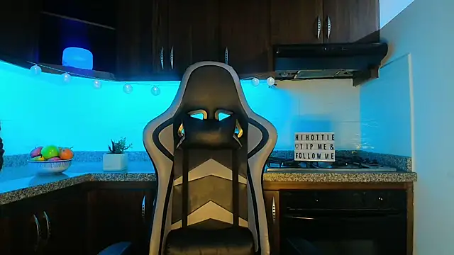 eren jeager online show from December 15, 11:46 pm