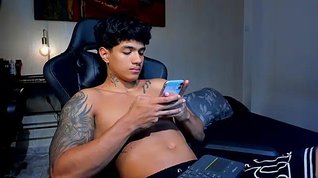 aress damon online show from December 5, 11:23 pm