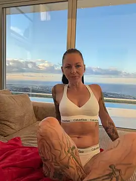 Mel-Mia online show from January 15, 5:33 am