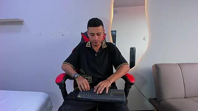 MatthewCullen online show from December 13, 8:37 pm