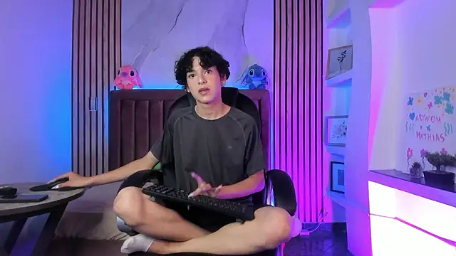 SthepanodiMonaco online show from March 18, 3:42 am