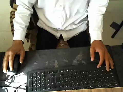 TwinklyBasket897 online show from February 3, 10:31 am