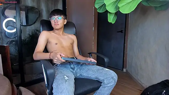 isaac grimm online show from January 11, 3:32 am