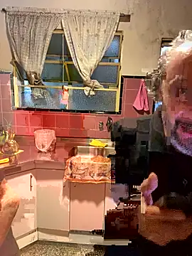 Petebulimia online show from March 18, 11:35 am