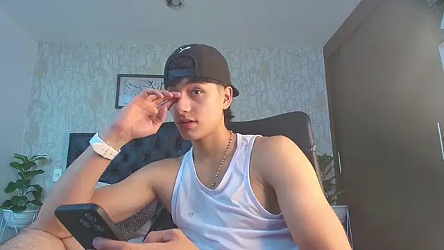 Lander Cruz online show from December 14, 6:04 pm