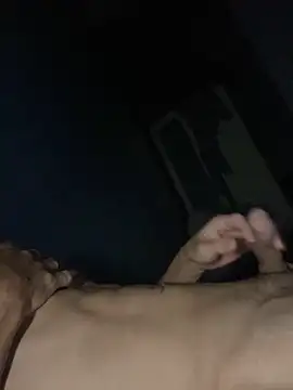 thongtrieu0183 online show from December 16, 4:14 pm